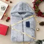 Hoodie odeja s kapuco in rokavi - slika 2