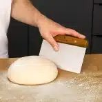 BREADLYST širok strgalec za testo iz nerjavečega jekla 18cm - slika 2