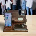 WOOD WEDGE lesena organizacijska postaja z držalom za telefon in predalom - slika 3